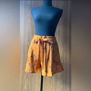Floral Tie-waist shorts